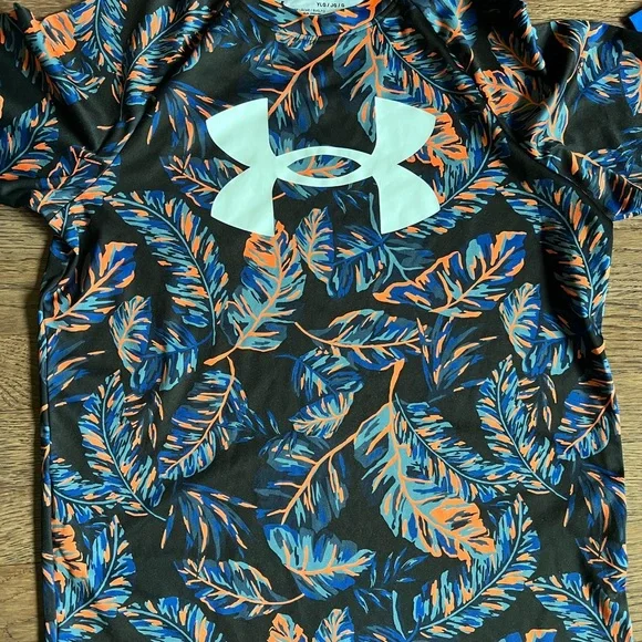 Under Armour, Nike, Adidas Short Sleeve Kids Tee - Picture 3 of 10